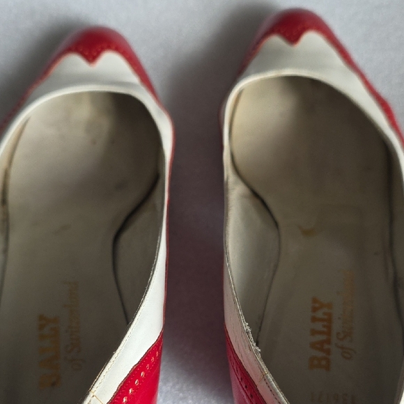 Bally Red and Cream Leather Scalloped Toe Ballet Flats - Picture 11 of 14